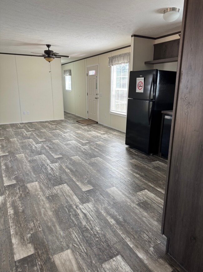 Photo - 10 Saratoga Dr