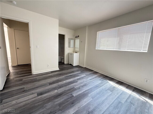 Photo - 5165 Gray Ln