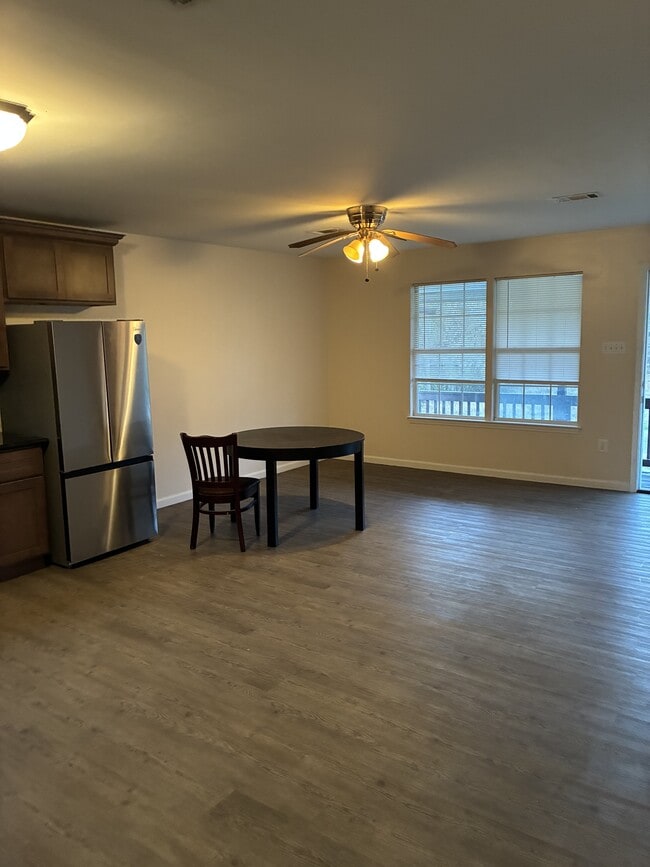 Photo - 389 Clark Ave