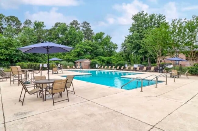 Building Photo - 2 bedroom in Columbia SC 29223 Unit Windsor Shores Apartments