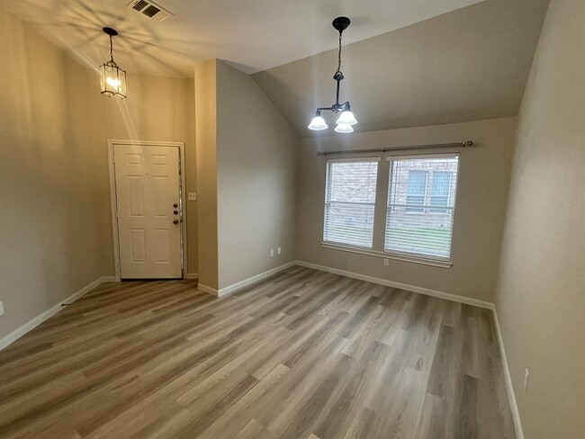 Photo - 1371 Stone Rim Loop