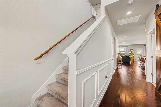 Photo - 5809 Lehman Way