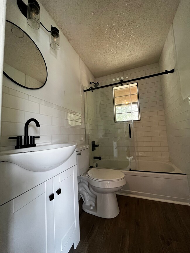 Photo - 6650 Zeigler Blvd