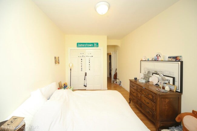 Large, Renovated 2 Bedroom in Prime East Village