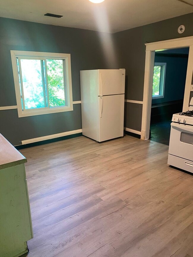 Photo - 3155-3155 W 48th St Unidad Back Upper