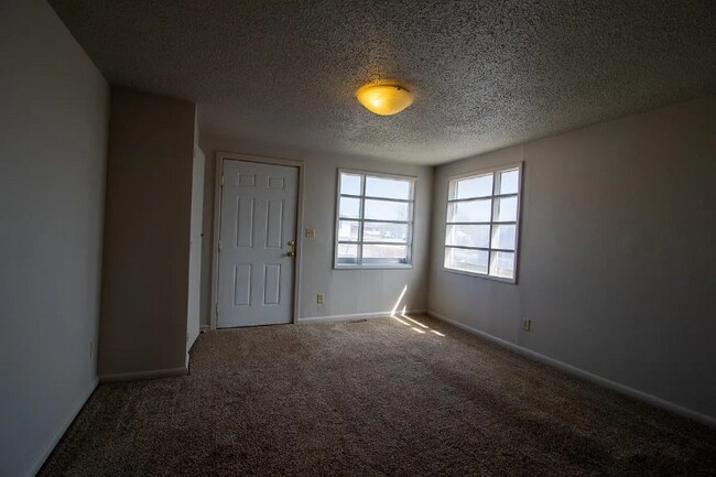 Photo - 1027 N Maple St