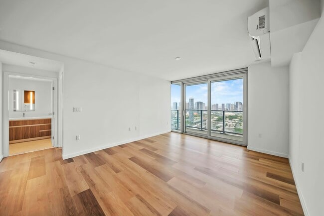 Building Photo - 1500 Rycroft St Unit 3216