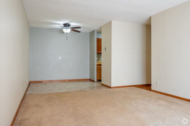 2BR, 1BA - 750SF - Living Room, Dining Area