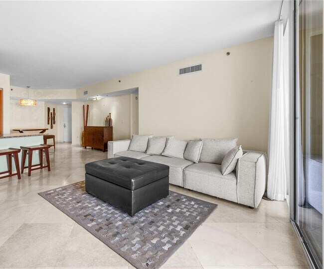 400 Alton Rd Unit 907