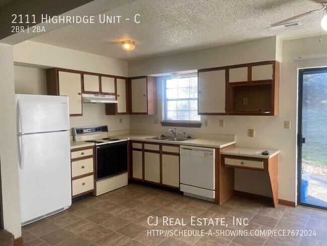 Photo - 2111 Highridge Dr