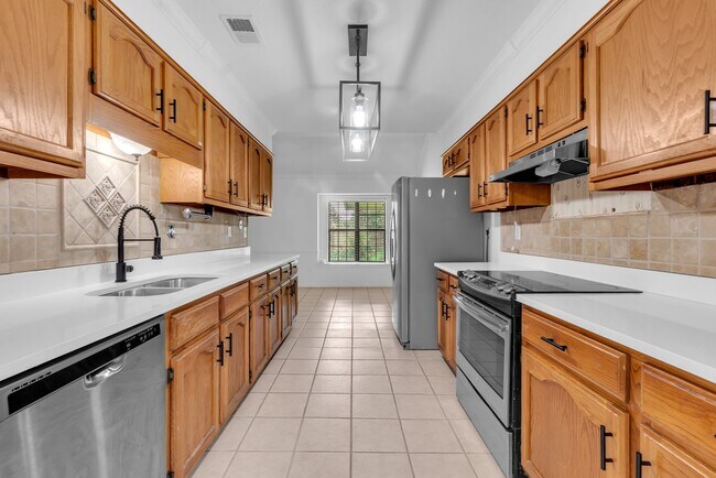 Photo - 6613 Stephan Ridge Dr