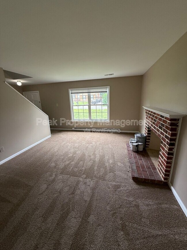 Photo - 236 Chessington Rd