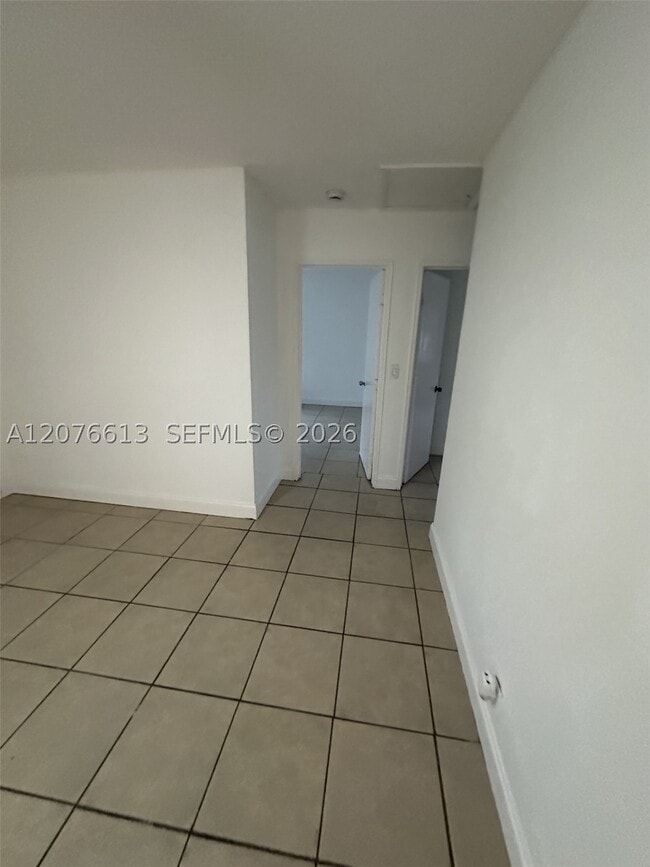 409 SW 4th St Unit w