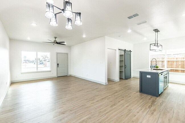 Photo - Beautiful Modern Home Located Near Many Lu...