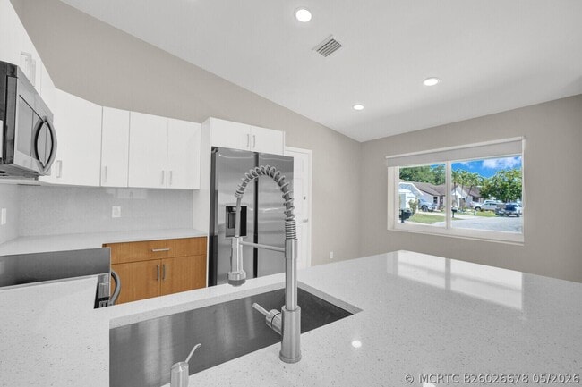 23392 Country Club Dr E