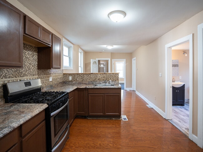 Photo - 640 Myrtle Ave