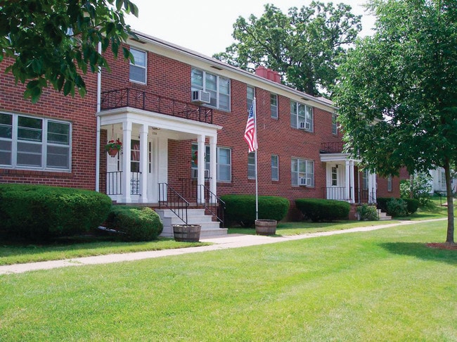 The Gardens - The Gardens Apartments