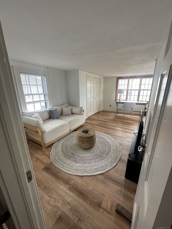 29 Soundview Dr