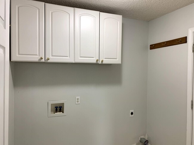 Photo - 1132 Lancelot Ln