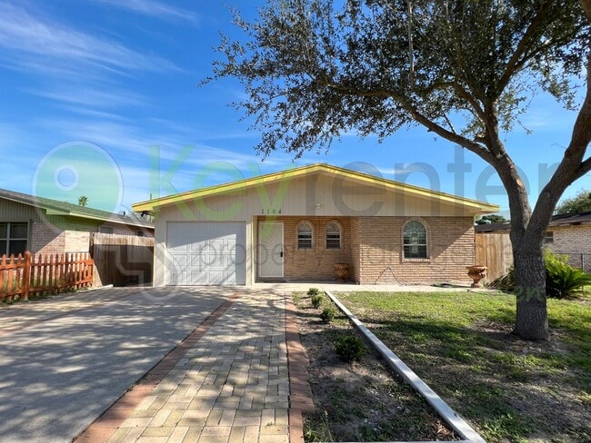 Photo - Beautiful 3bed/1.5 bath home in Edinburg!