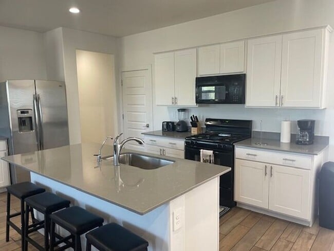 Photo - Large spacious 4 bedroom home located in cul de sac