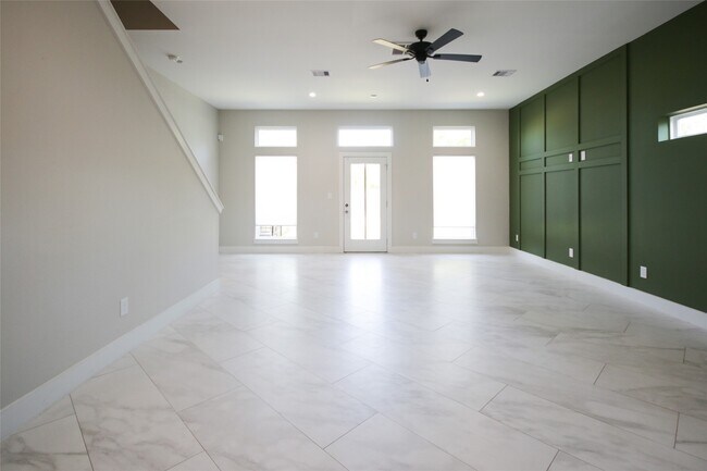 Photo - 5113 Hershe St