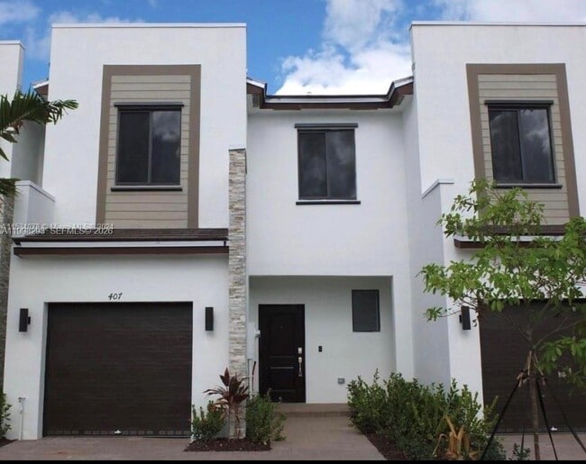 Building Photo - 407 NE 208th Terrace