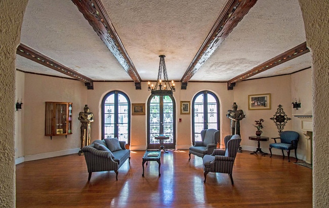 Lobby - Hampton Art Lofts
