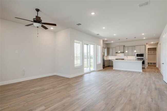 Photo - 8812 Bestride Bend