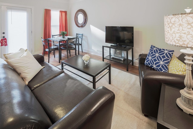 The Retreat at Oxford Cottages Near Ole Miss in Oxford, MS - Redpoint Oxford