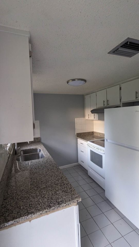Building Photo - 5208 Lloyd St Unit 2 Rental