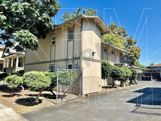Photo - 1028 N Commerce St Condo Unit 2