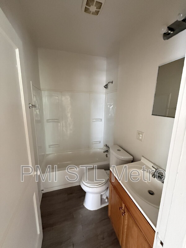 Photo - 3883 Meramec St Unit Apt 201