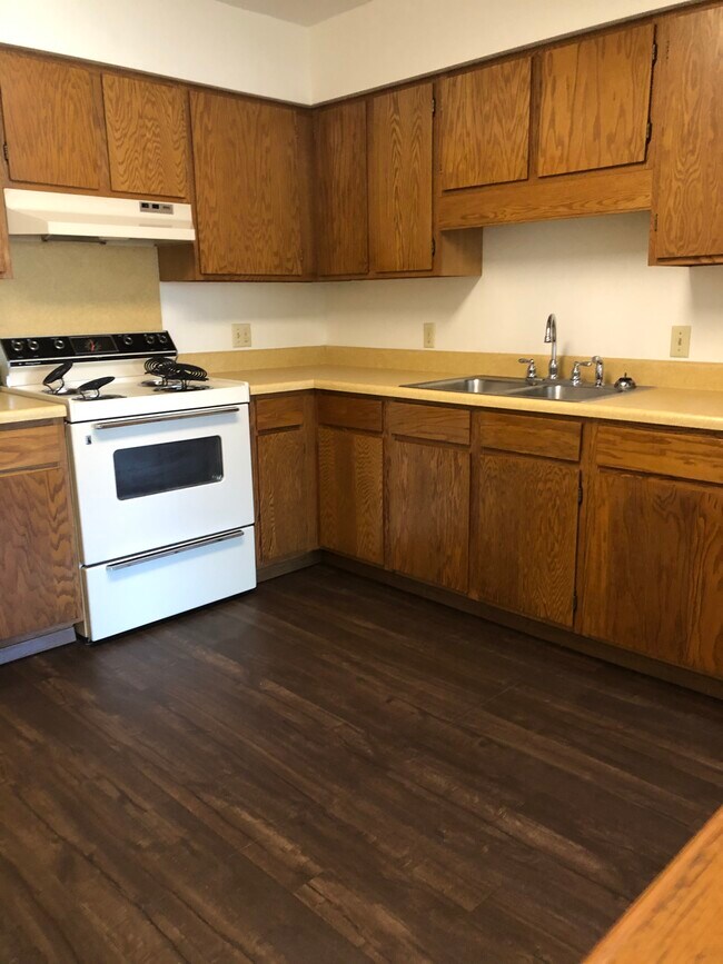 Photo - Ellendale Square Apartments