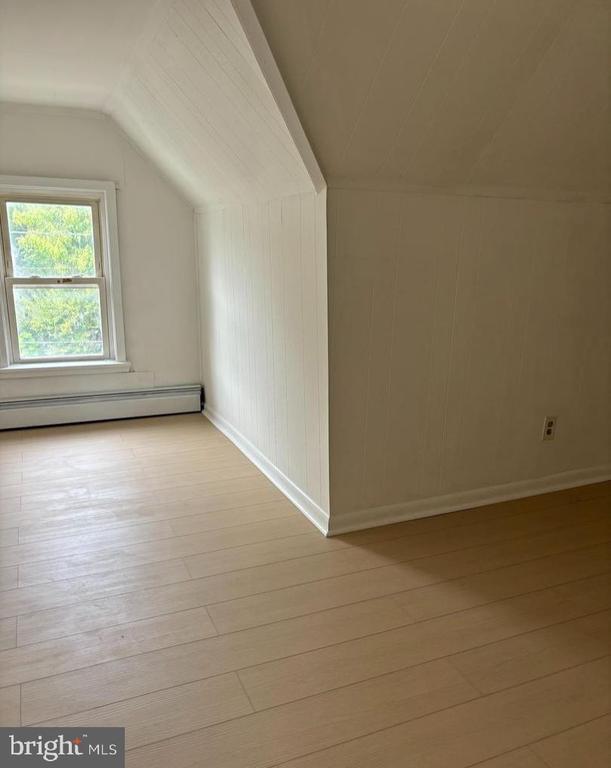 Building Photo - 214 W Main St Unit 3