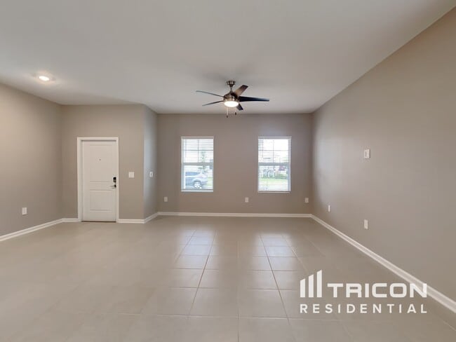 Photo - 734 Squire Ave