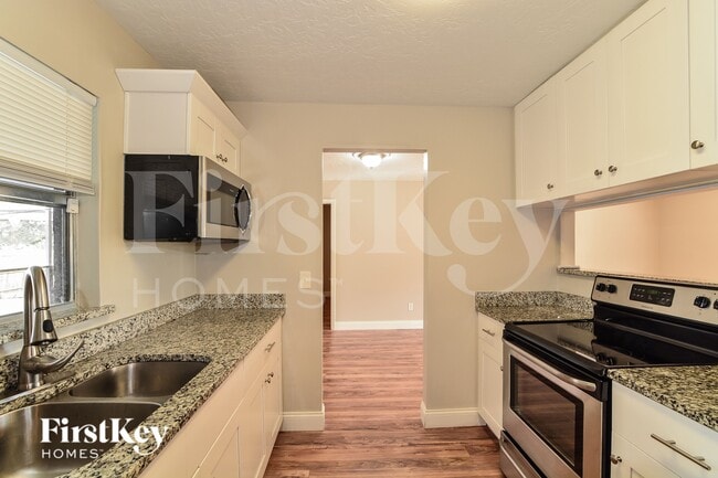 561 Hibiscus Rd