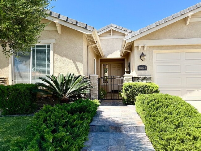 Photo - Four Seasons 55+ – Beautifully Upgraded with Views!