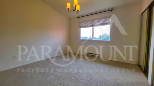 Photo - 155 NE Myreboe St