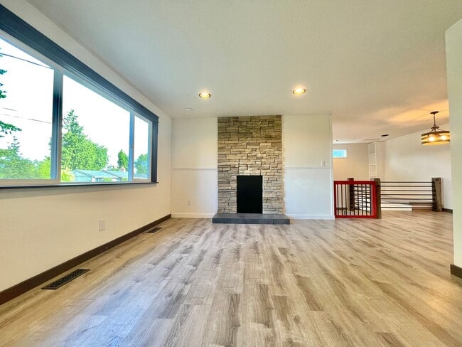 Photo - 17606 33rd Pl W