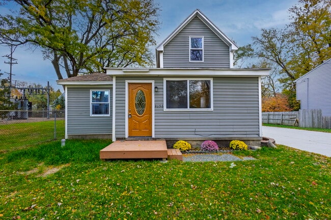 Building Photo - 9156 Elizabeth St