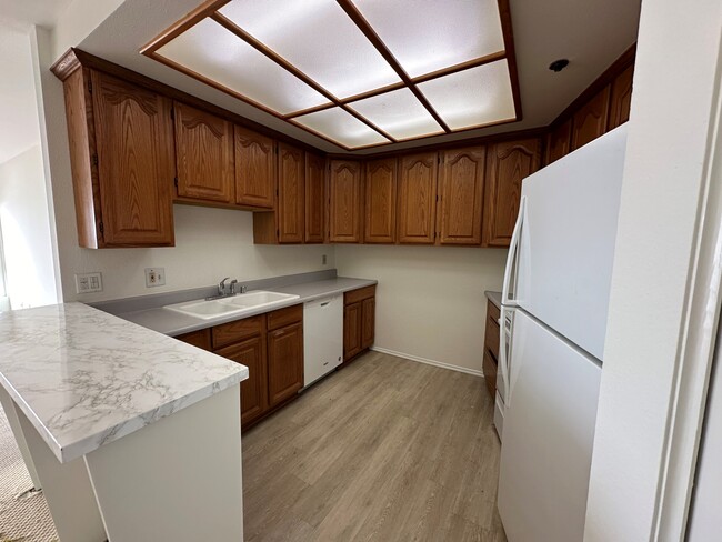 Photo - 625 Esplanade