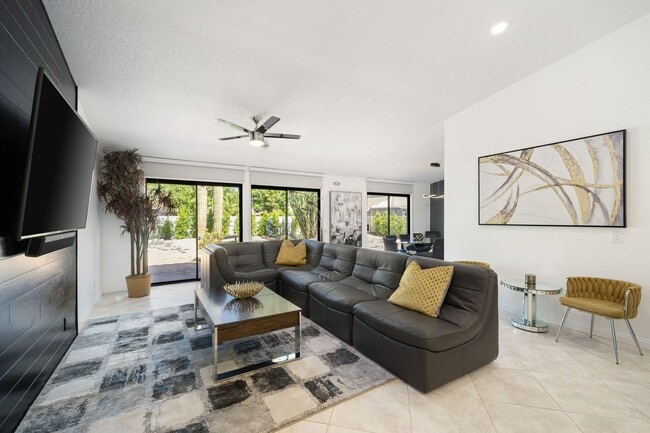 Photo - 74830 Waring Ct