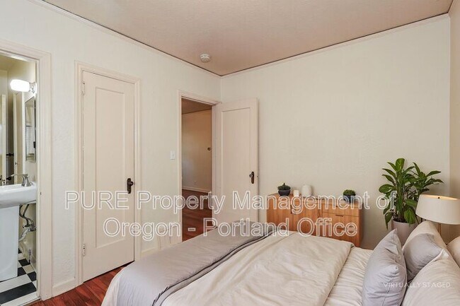 Photo - 715 NE 20th Ave Unit Apt 01