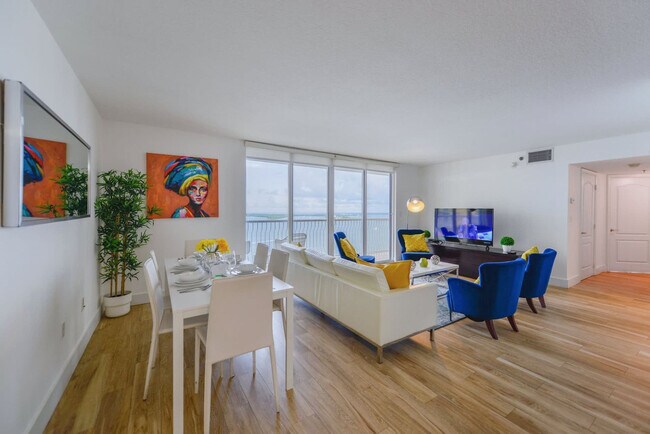 Photo - 1 SE 12th St Unit ID1022219P