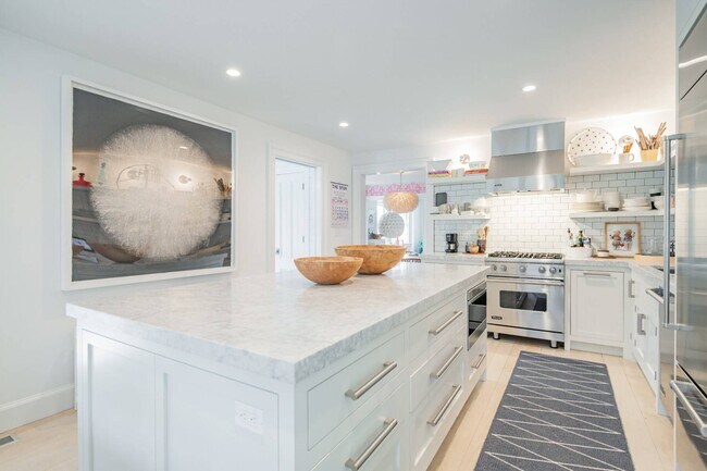 Photo - 144 Newtown Ln