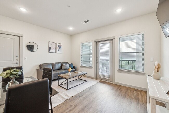 Photo - 2051 Mayfield Pkwy Unit SI FL3-ID1612616P