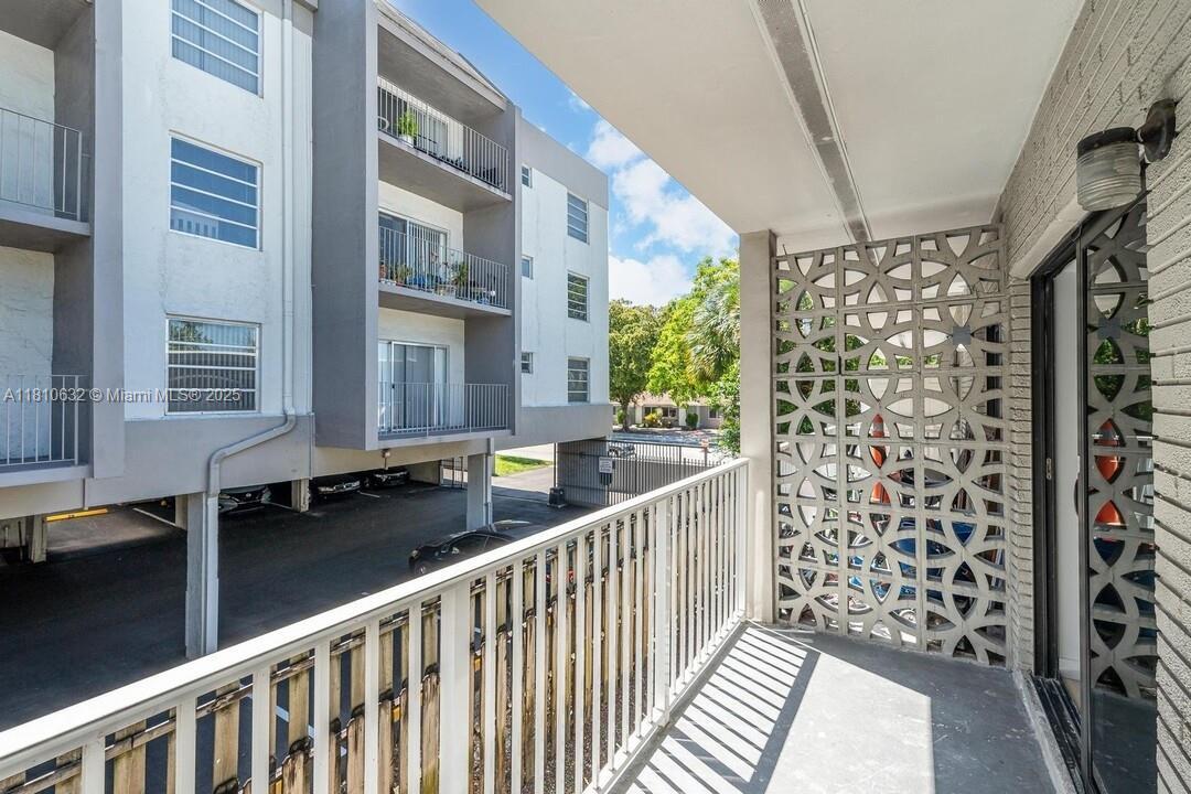 Photo - 1525 NE 135th St Apartment Unit 17