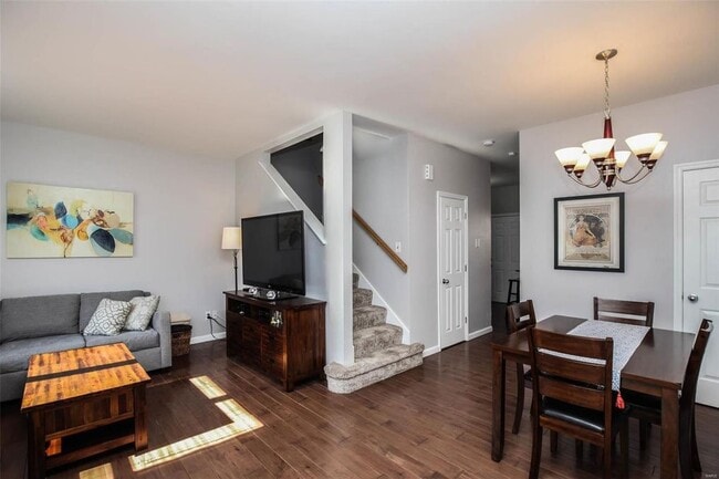 Photo - 425 N Sarah St
