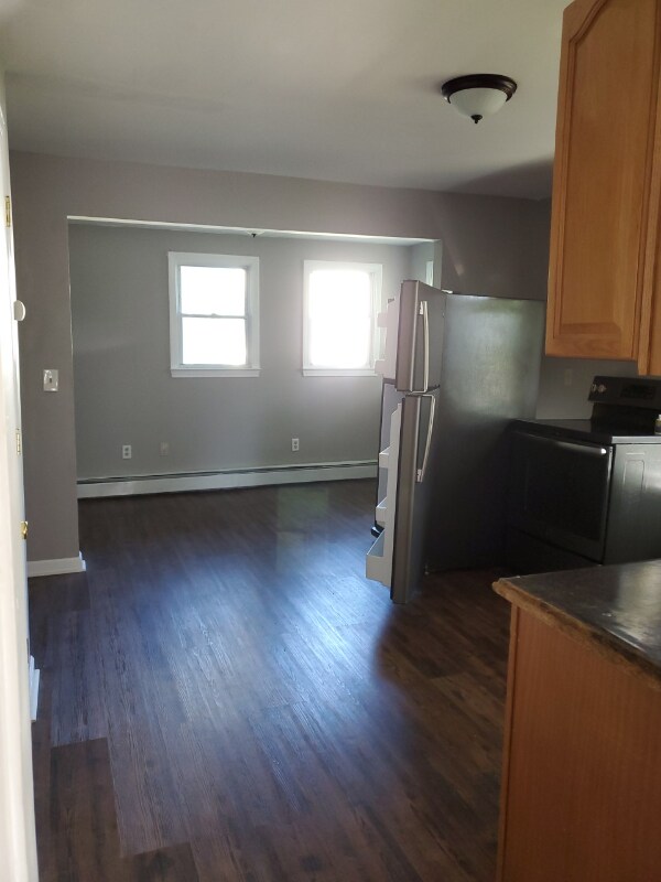 Photo - 9 Mechanic St